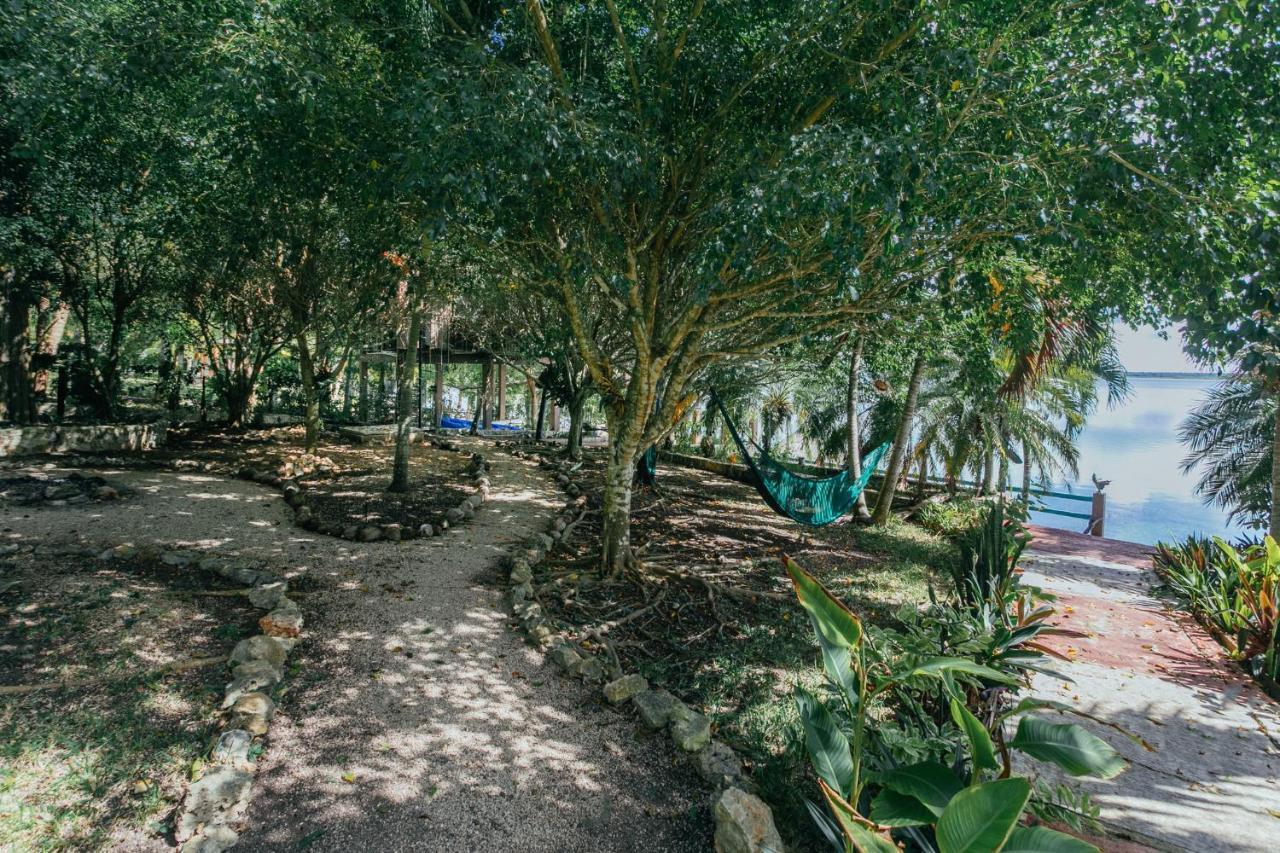 Villa Santuario Lake Front Oasis 巴卡拉尔 外观 照片