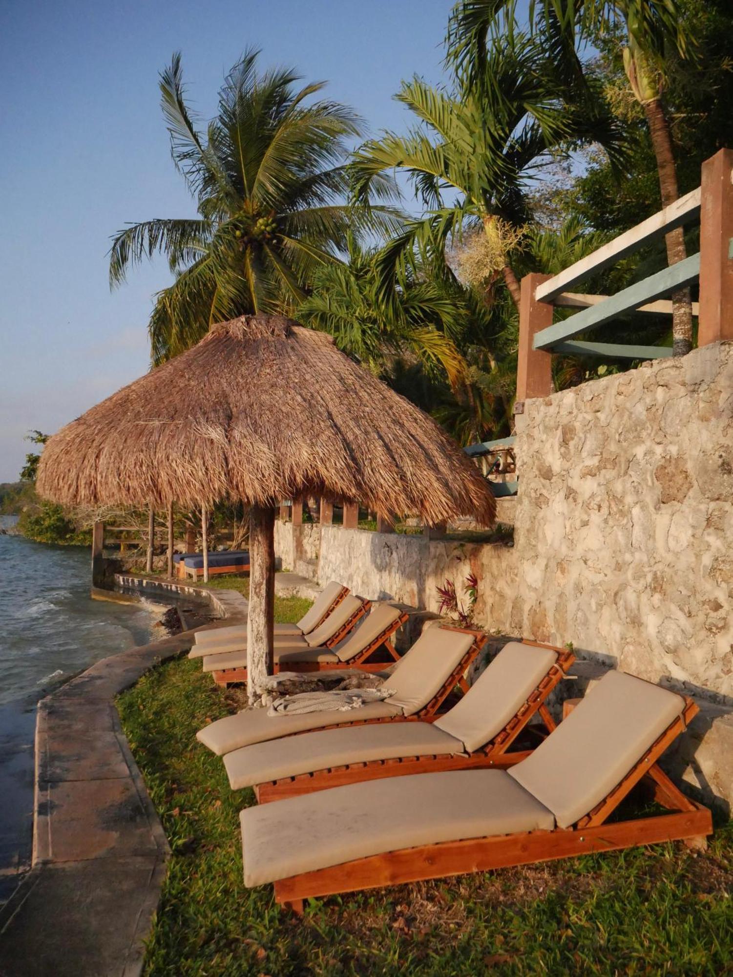 Villa Santuario Lake Front Oasis 巴卡拉尔 外观 照片