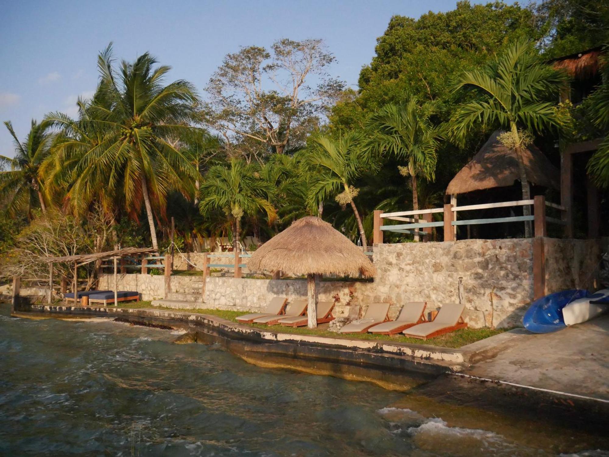 Villa Santuario Lake Front Oasis 巴卡拉尔 外观 照片