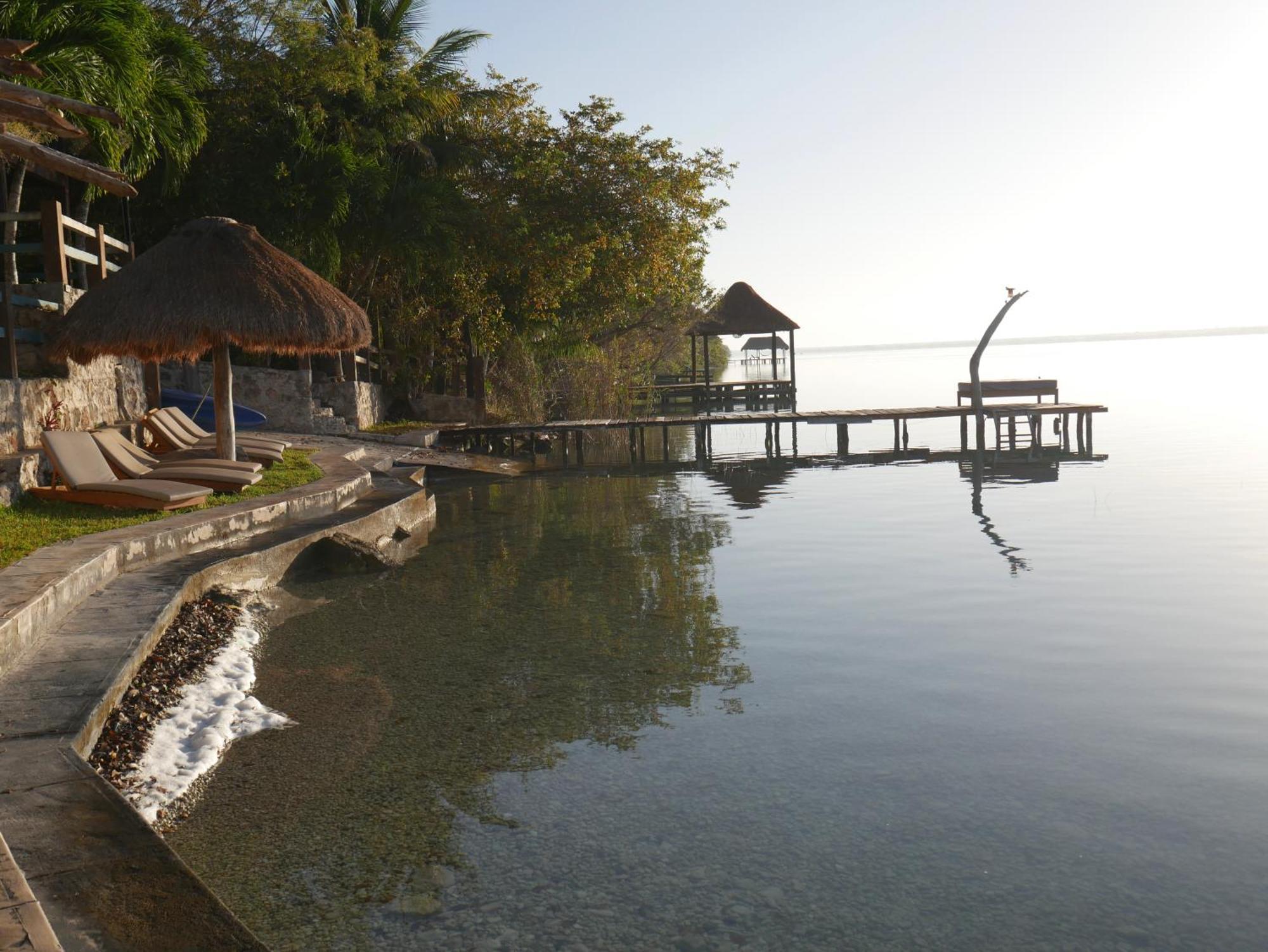 Villa Santuario Lake Front Oasis 巴卡拉尔 外观 照片