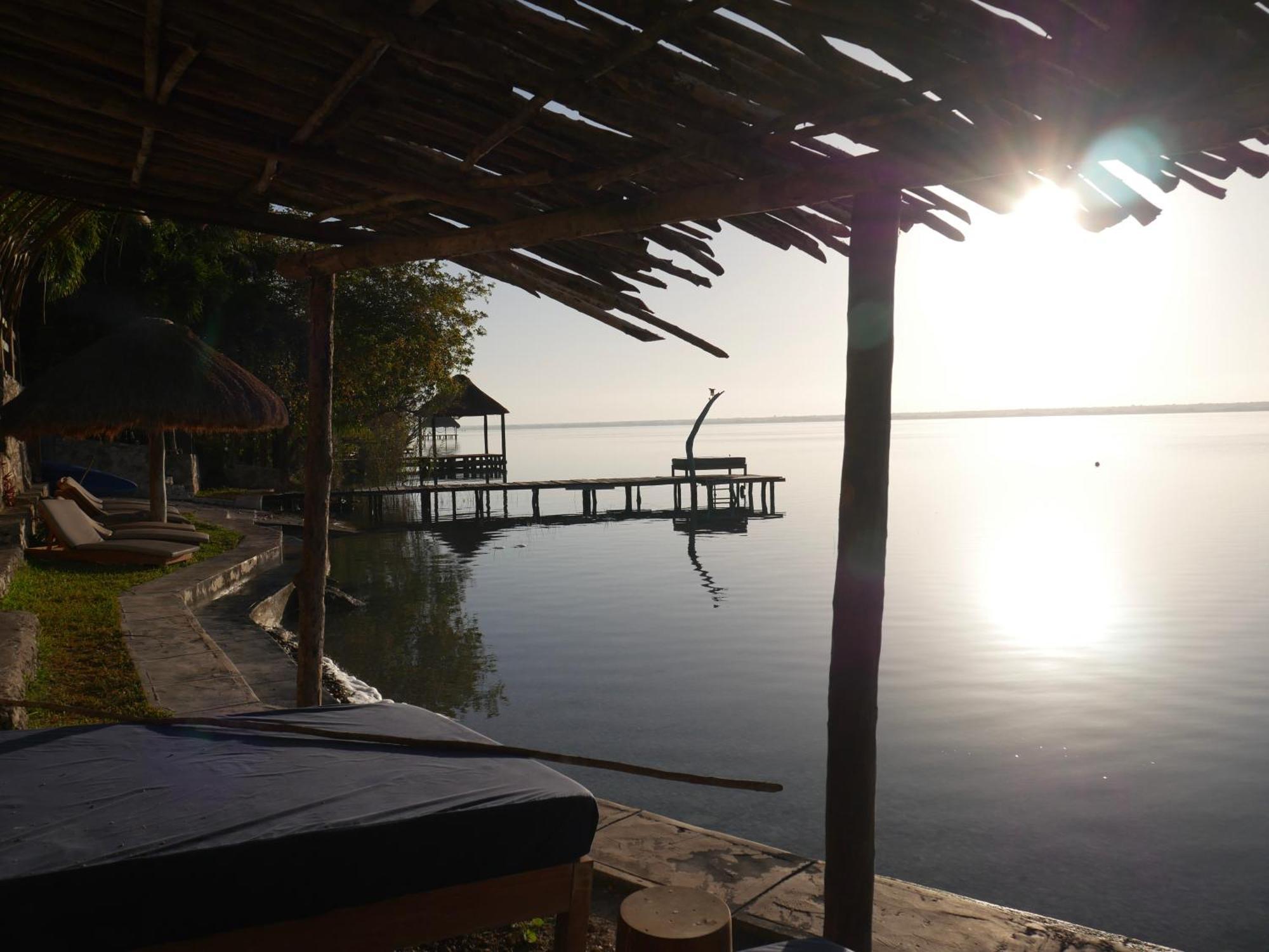 Villa Santuario Lake Front Oasis 巴卡拉尔 外观 照片