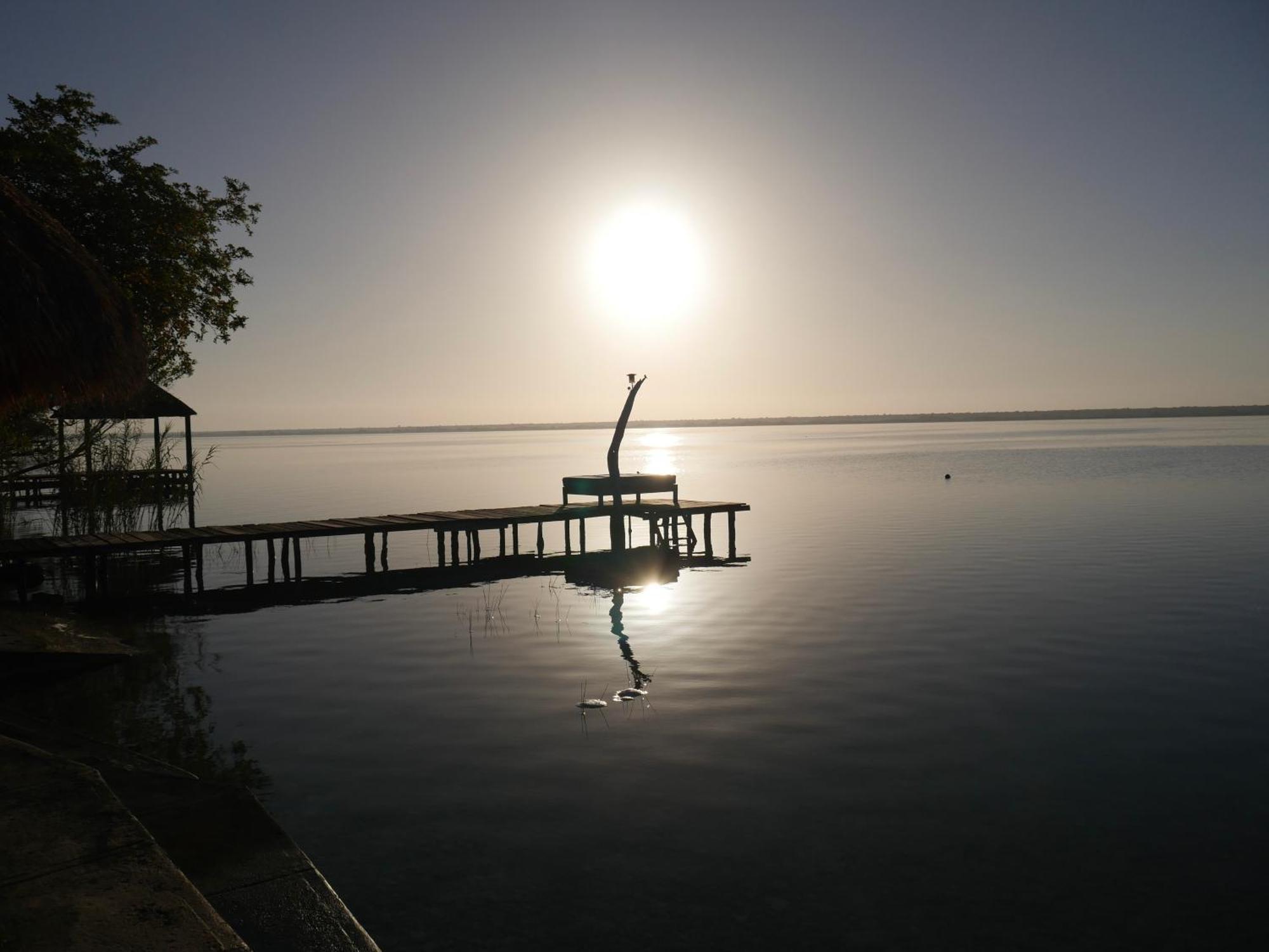 Villa Santuario Lake Front Oasis 巴卡拉尔 外观 照片